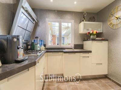 For sale Vannes 8 rooms 270 m2 Morbihan (56000) photo 2