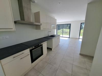 For rent Sainte-livrade-sur-lot 4 rooms 92 m2 Lot et garonne (47110) photo 3