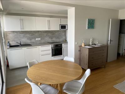 For rent Courbevoie 3 rooms 54 m2 Hauts de Seine (92400) photo 2