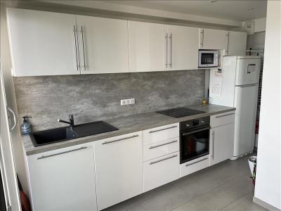 For rent Courbevoie 3 rooms 54 m2 Hauts de Seine (92400) photo 3