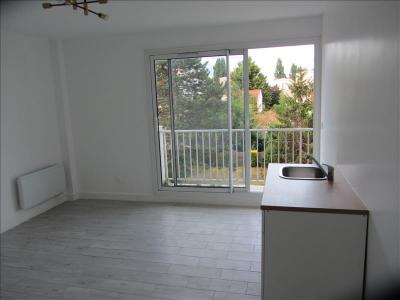 For rent Bagnolet 3 rooms 47 m2 Seine saint denis (93170) photo 0