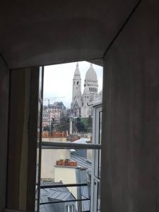 For rent Paris-9eme-arrondissement 3 rooms 75 m2 Paris (75009) photo 1