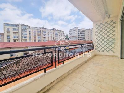 For sale Marseille-8eme-arrondissement 3 rooms 64 m2 Bouches du Rhone (13008) photo 0