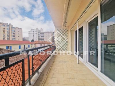 For sale Marseille-8eme-arrondissement 3 rooms 64 m2 Bouches du Rhone (13008) photo 1