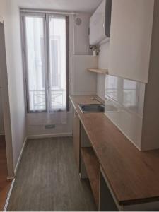 For rent Paris-19eme-arrondissement 2 rooms 29 m2 Paris (75019) photo 2