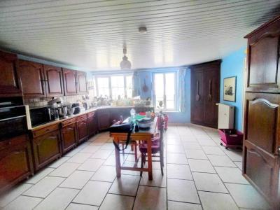 For sale 8 rooms 210 m2 Vendee (85420) photo 1