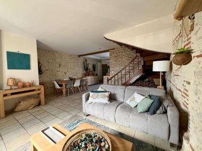 For sale Agen 4 rooms 97 m2 Lot et garonne (47000) photo 4
