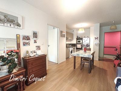 For sale Pezenas 2 rooms 48 m2 Herault (34120) photo 2