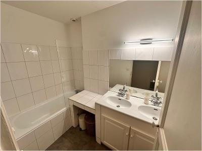 For rent Toulouse 3 rooms 64 m2 Haute garonne (31000) photo 2