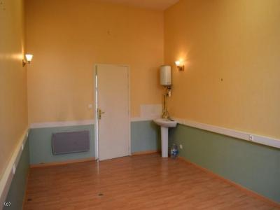 For sale Ruffec 5 rooms 88 m2 Charente (16700) photo 3
