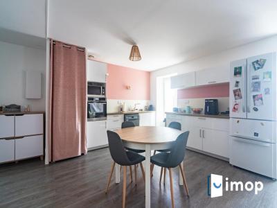 For sale Rochelle 4 rooms 77 m2 Charente maritime (17000) photo 1