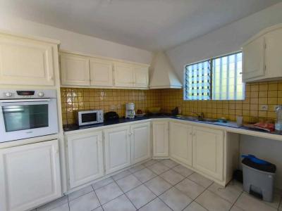 Louer Maison 95 m2 Saint-gilles-les-bains
