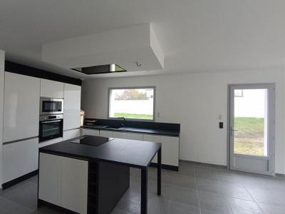 For sale Arces 4 rooms 107 m2 Charente maritime (17120) photo 4