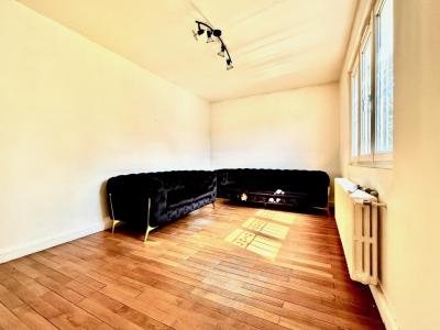 For sale Vaulx-en-velin 3 rooms 100 m2 Rhone (69120) photo 2