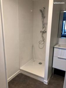 For rent Ecully 1 room 14 m2 Rhone (69130) photo 2