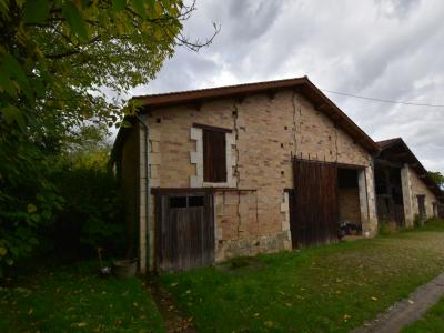 For sale Saint-aigulin SUD (communes au Sud d'Angoulme) 9 rooms 226 m2 Charente maritime (17360) photo 2
