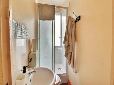 Louer Appartement Paris-18eme-arrondissement 860 euros