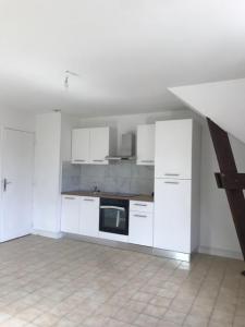 For rent Cramoisy 1 room 25 m2 Oise (60660) photo 3