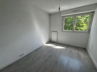 For sale Palaiseau 3 rooms 62 m2 Essonne (91120) photo 2