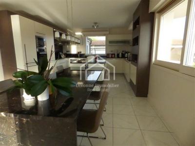 For rent Divonne-les-bains 6 rooms 221 m2 Ain (01220) photo 1