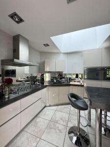 For sale Saint-genis-les-ollieres 5 rooms 183 m2 Rhone (69290) photo 4