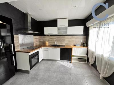 For sale Calmette 4 rooms 82 m2 Gard (30190) photo 2