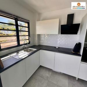 Louer Appartement 52 m2 Saint-gilles-les-bains