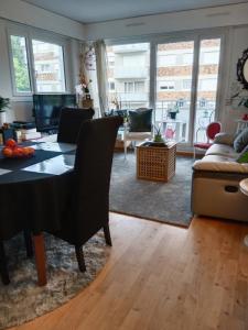 For sale Maurepas 4 rooms 89 m2 Yvelines (78310) photo 2