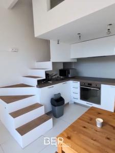 For rent Nice 2 rooms 45 m2 Alpes Maritimes (06000) photo 0