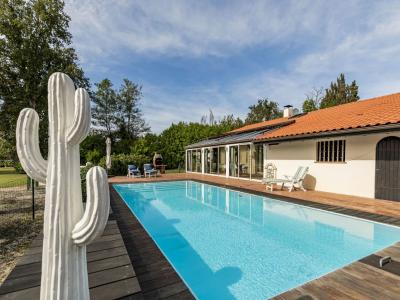 For sale 6 rooms 140 m2 Gironde (33480) photo 1