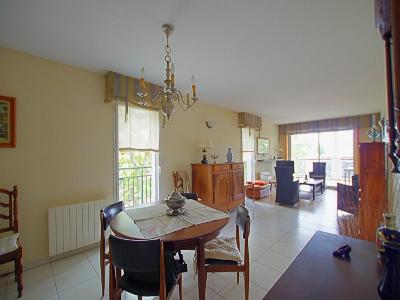 For sale 300M DES COMMERCES 4 rooms 94 m2 Vendee (85100) photo 2