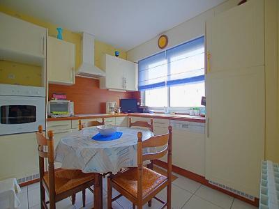 For sale 300M DES COMMERCES 4 rooms 94 m2 Vendee (85100) photo 3