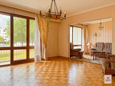 For sale Laval 5 rooms 90 m2 Mayenne (53000) photo 2