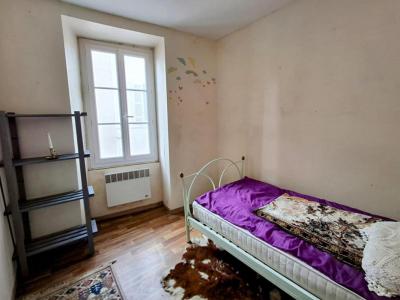 For sale Saint-jean-d'angely 3 rooms 47 m2 Charente maritime (17400) photo 2