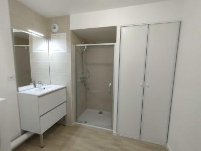 For rent Tours 2 rooms 44 m2 Indre et loire (37000) photo 3