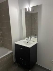 Louer Appartement Saint-cyr-en-val 824 euros