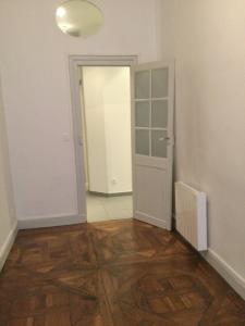 For rent Lyon-2eme-arrondissement 3 rooms 61 m2 Rhone (69002) photo 4