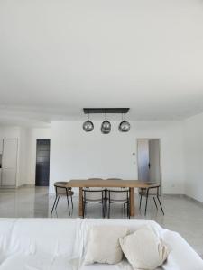 For sale A 5KM DE GOUDARGUES 6 rooms 183 m2 Gard (30630) photo 2