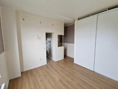 For sale 2 rooms 35 m2 Eure et loir (28240) photo 3
