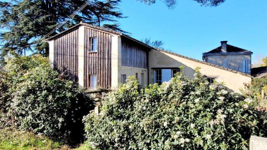 For sale 5 rooms 140 m2 Gironde (33710) photo 1