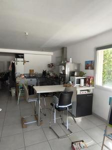 For sale 3 rooms 75 m2 Gard (30210) photo 3