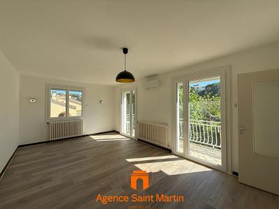 Louer Appartement 76 m2 Ancone