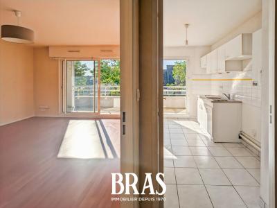 For sale Vannes 3 rooms 66 m2 Morbihan (56000) photo 2