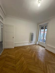 For rent Lyon-2eme-arrondissement 3 rooms 68 m2 Rhone (69002) photo 3
