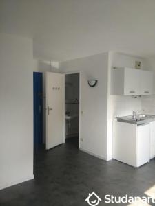 For rent Champs-sur-marne 1 room 27 m2 Seine et marne (77420) photo 2