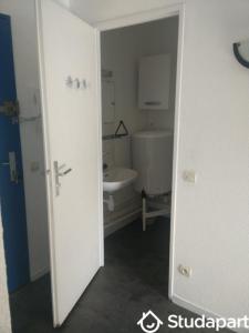 For rent Champs-sur-marne 1 room 27 m2 Seine et marne (77420) photo 3