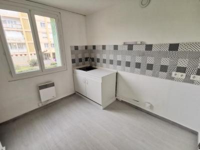 For rent Pontet 4 rooms 67 m2 Vaucluse (84130) photo 2
