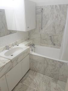 For rent Antibes CENTRE 3 rooms 78 m2 Alpes Maritimes (06600) photo 4