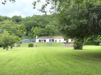 For sale Magnac-sur-touvre 6 rooms 200 m2 Charente (16600) photo 0