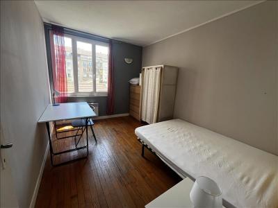 For rent Lyon-7eme-arrondissement 2 rooms 29 m2 Rhone (69007) photo 3